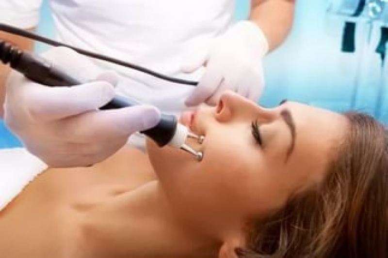 Micro plus la yapılan cilt yenileme-gençleştirme uygulaması tek seansda farkedilir etki için mutlaka